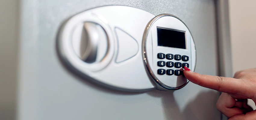 Jewelry Safe Cracking in Shafter, California