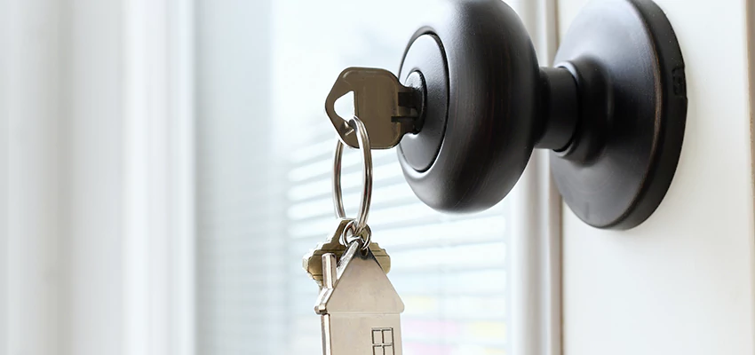 Bifold Door Knob Replacement in Shafter, California